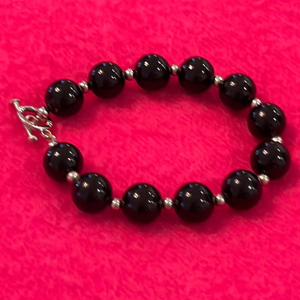 Onyx and silver bracelet